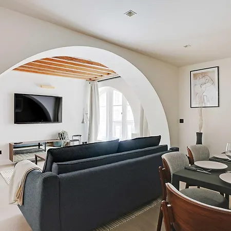 Cosy Near The Louvre Museum Apartment *