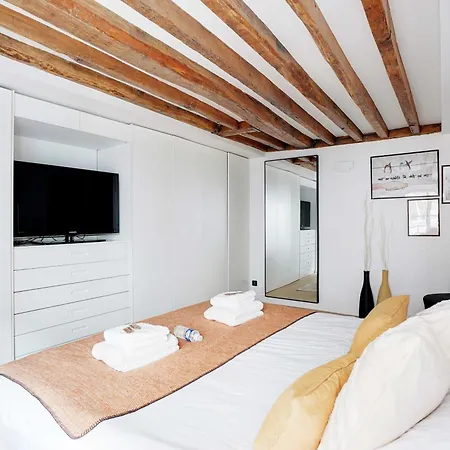 Apartment Cosy Near The Louvre Museum Paris